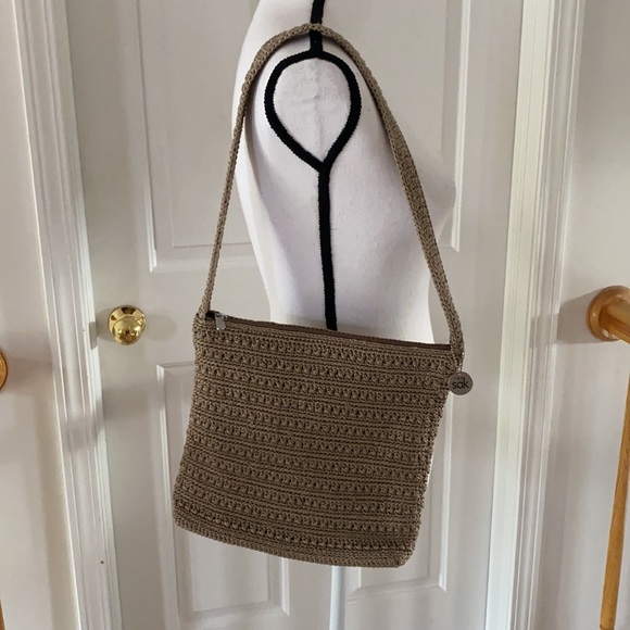 22:07 - The Sak Crochet Handbag - Picture 12 of 15